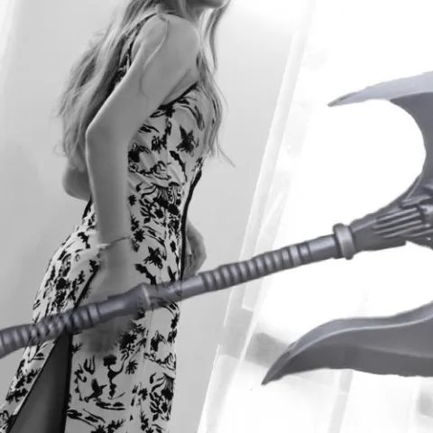 还是劈开歌词 - 张叶蕾 / 全体诺克萨斯国战士