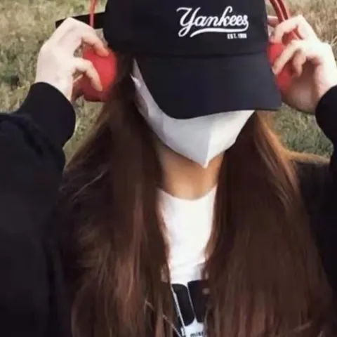 哭泣的站台歌词 - 小郭吃不胖