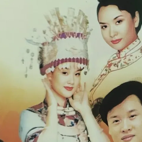 高原红歌词 - 容中尔甲