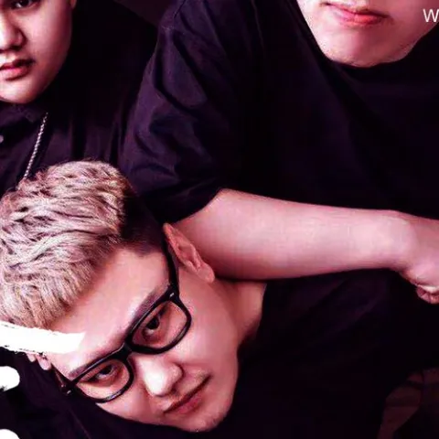  最美的伤口歌词 - 半吨兄弟/JD小鱼儿