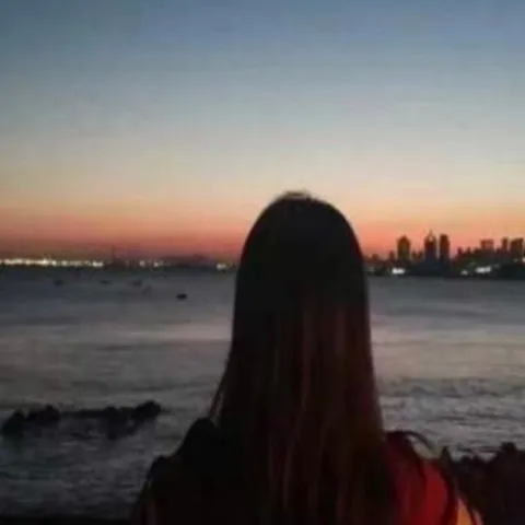 恨自己不懂心疼自己 歌词 - 恋特特