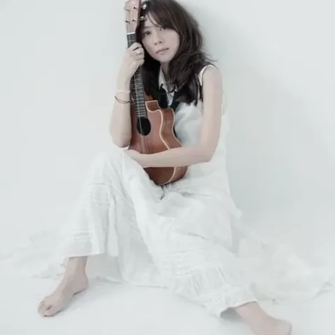 被动  歌词 - 徐佳莹 / 伍佰/苏慧伦/陈绮贞