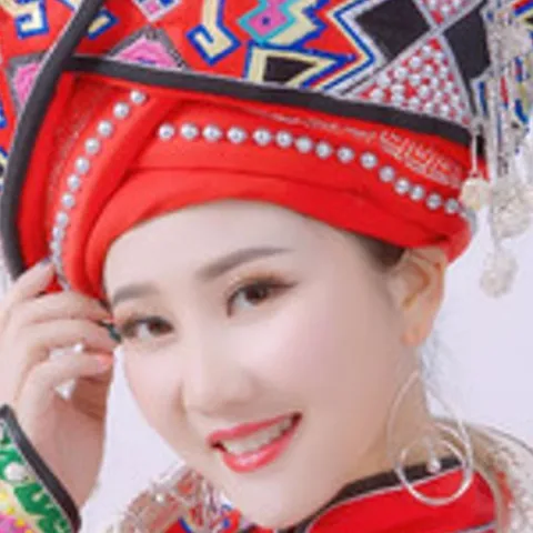 红玫瑰土家妹 歌词 - 覃诚芳