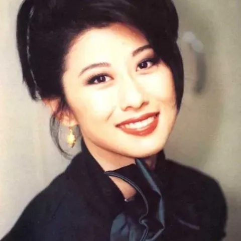 爱的可能 歌词 - 叶蒨文