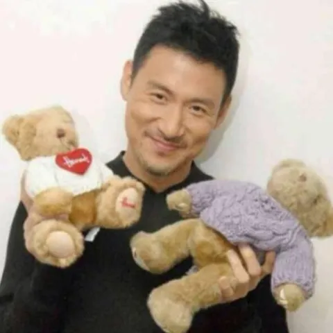 谁是大英雄 歌词 - 张学友 电影《东成西就》插曲