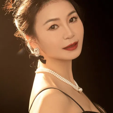 爱随浪花漂去远方